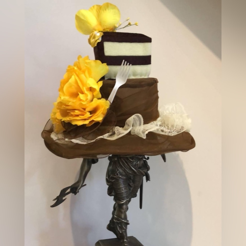 Cake hat